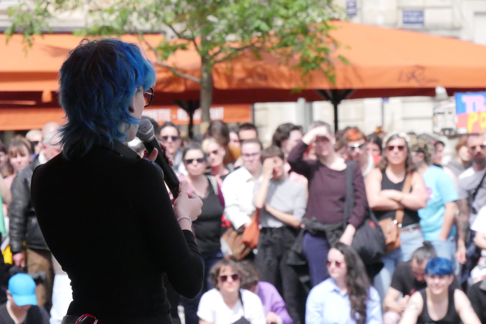 « L’énergie qui m’a fait venir, c’est la peur » : mobilisation à Bordeaux contre les violences transphobes