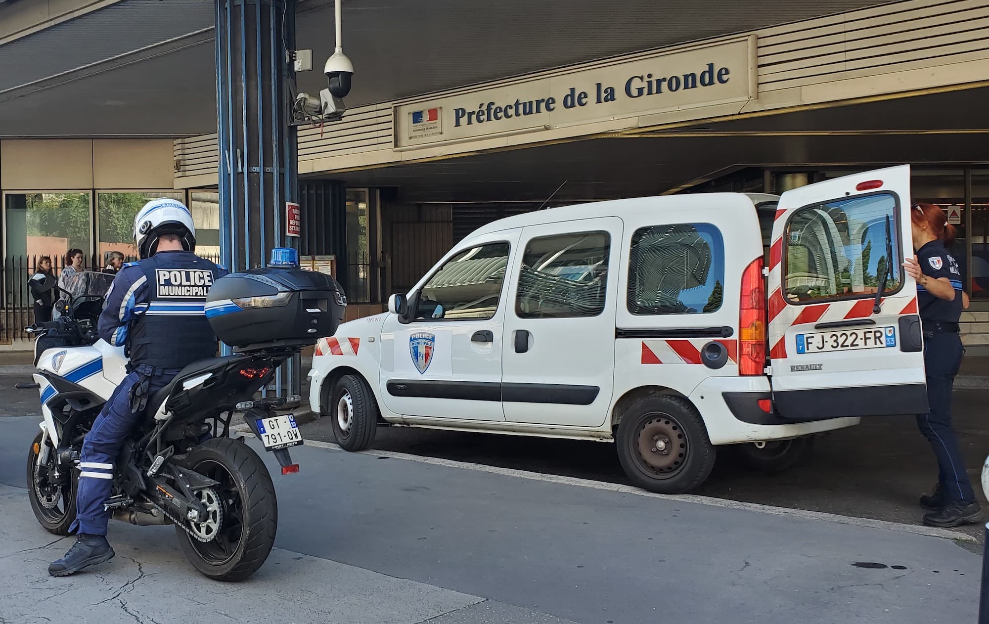 Pour l’armement létal des policiers municipaux, la CGT de la mairie de Bordeaux en grève