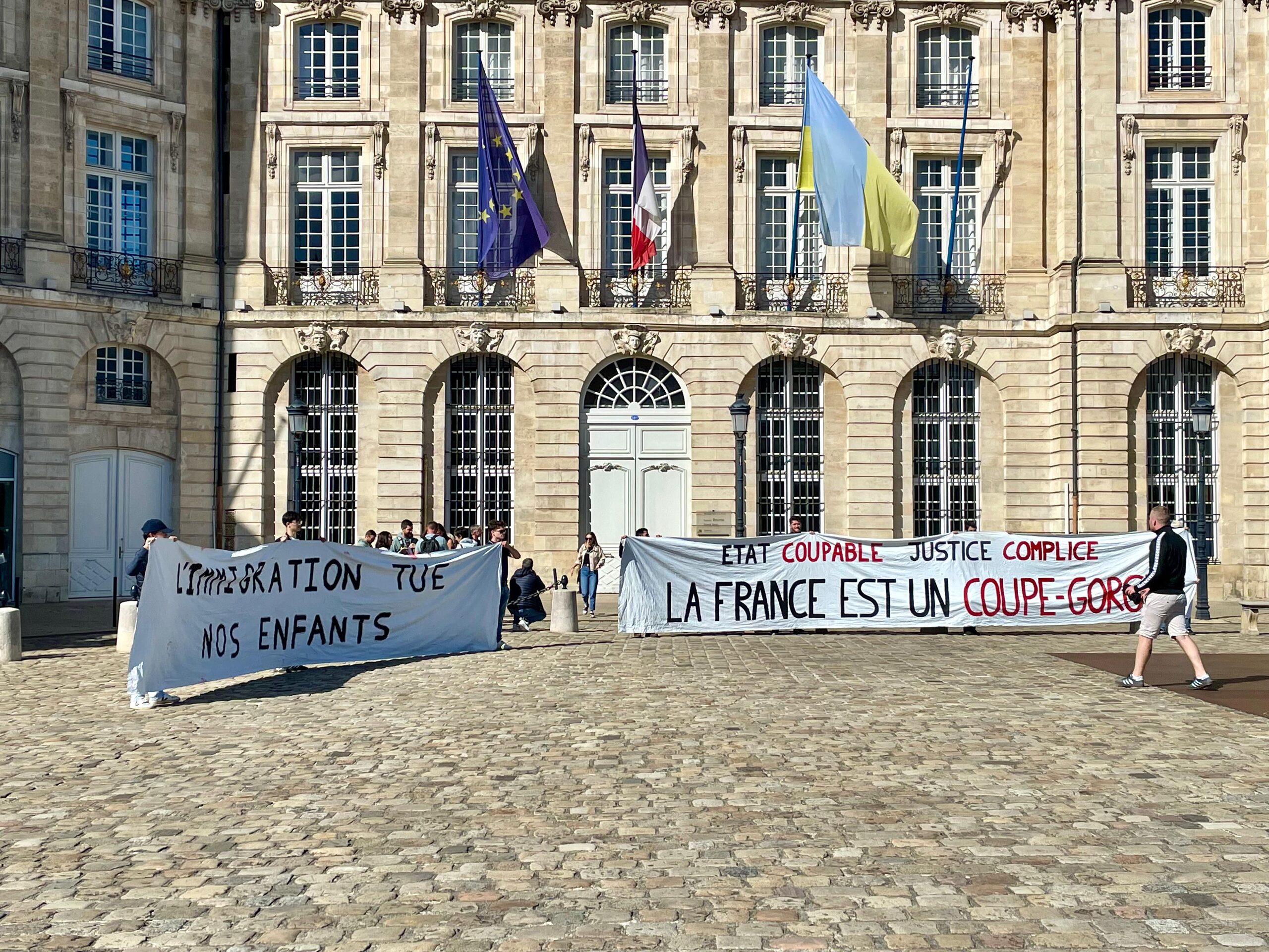 Un hommage à Philippine s’est tenu à Bordeaux à l’appel de l’extrême droite