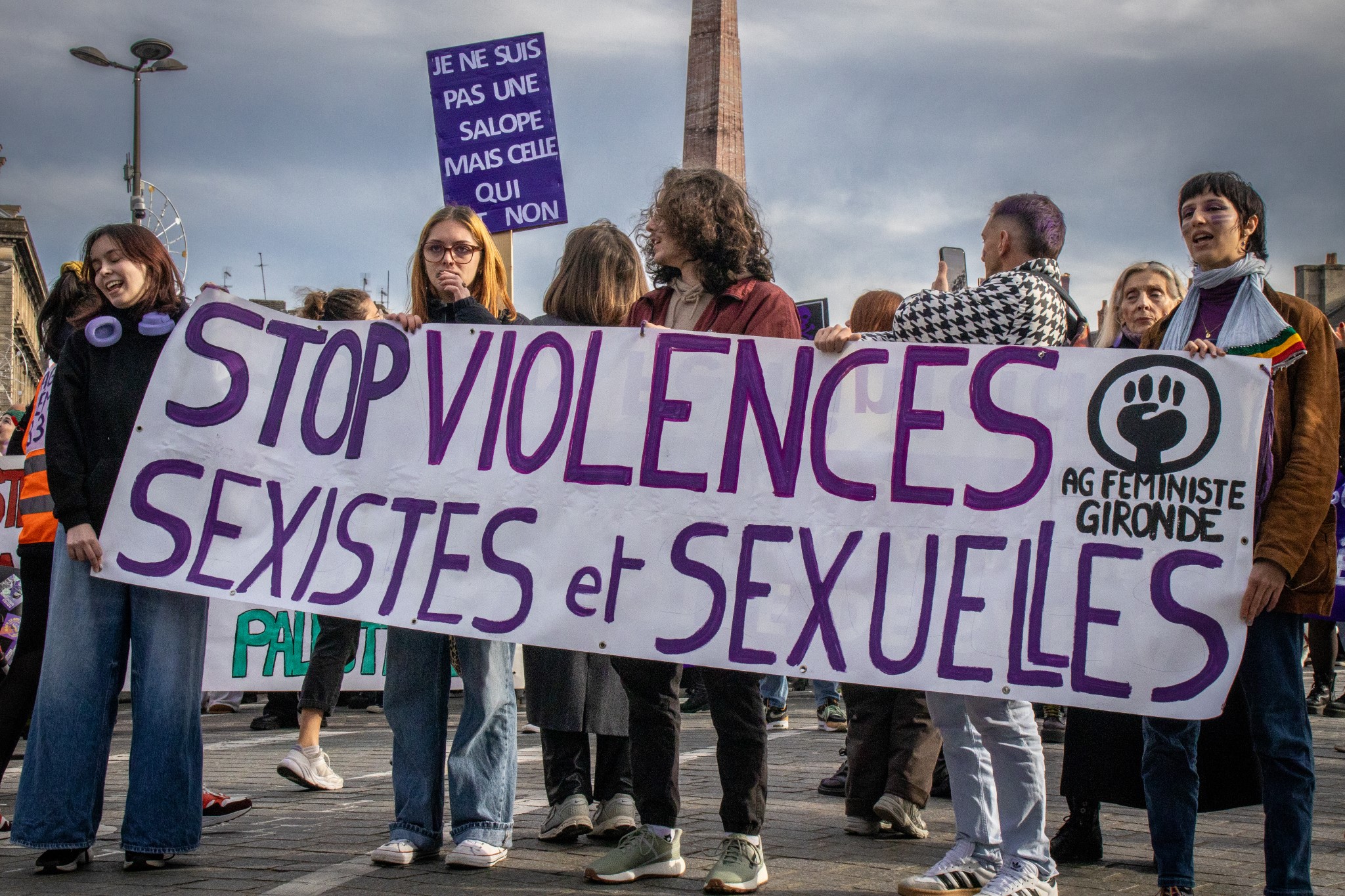 Selon l'AG Féministe, 5 000 personnes ont répondu à l'appel à manifester ce samedi (MB/Rue89 Bordeaux)