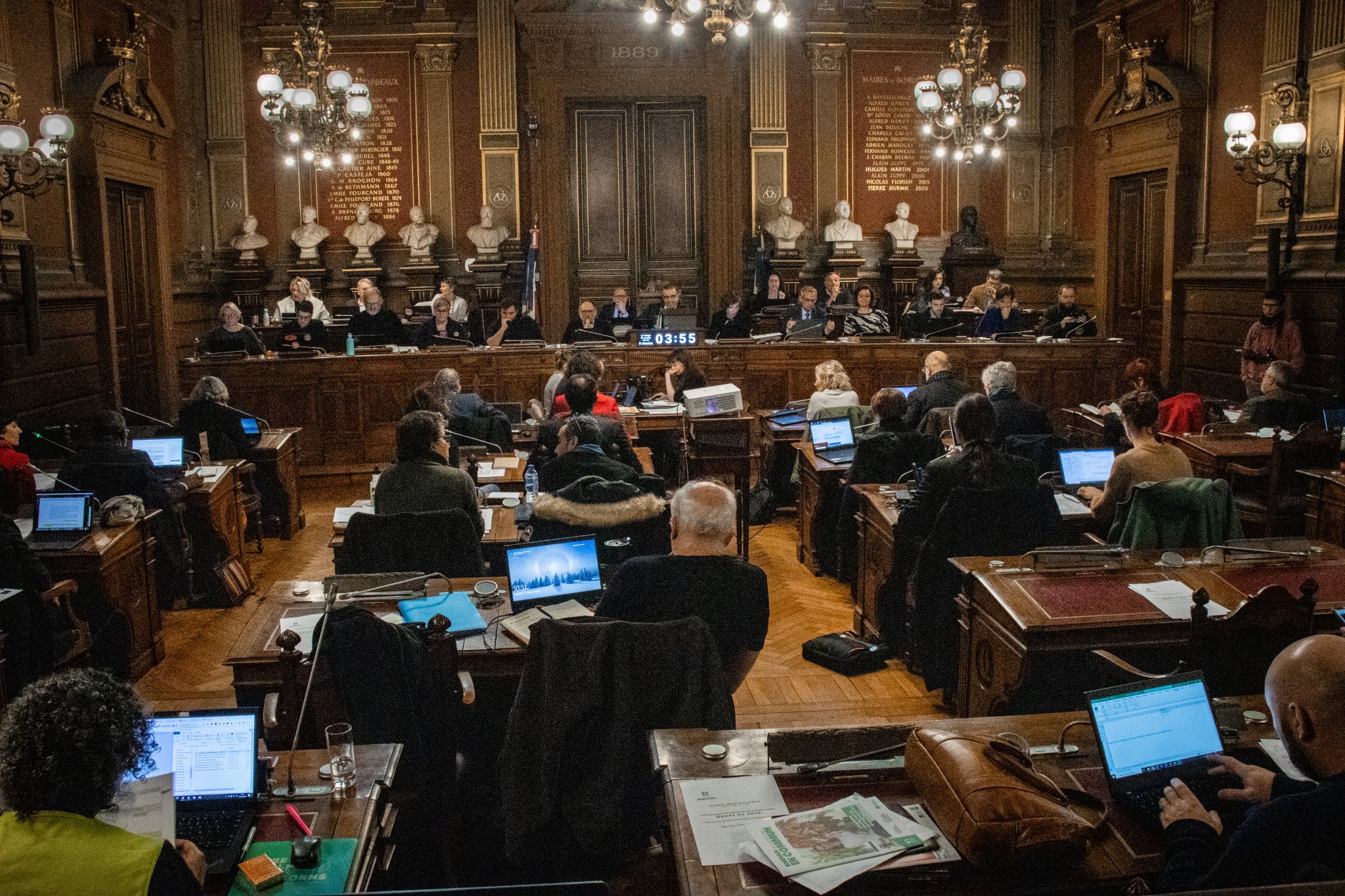 La mairie de Bordeaux mène-t-elle « un matraquage » de la classe moyenne ?