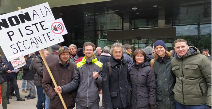 Ils ont manifesté pour la fermeture de la piste sécante de l’aéroport de Bordeaux