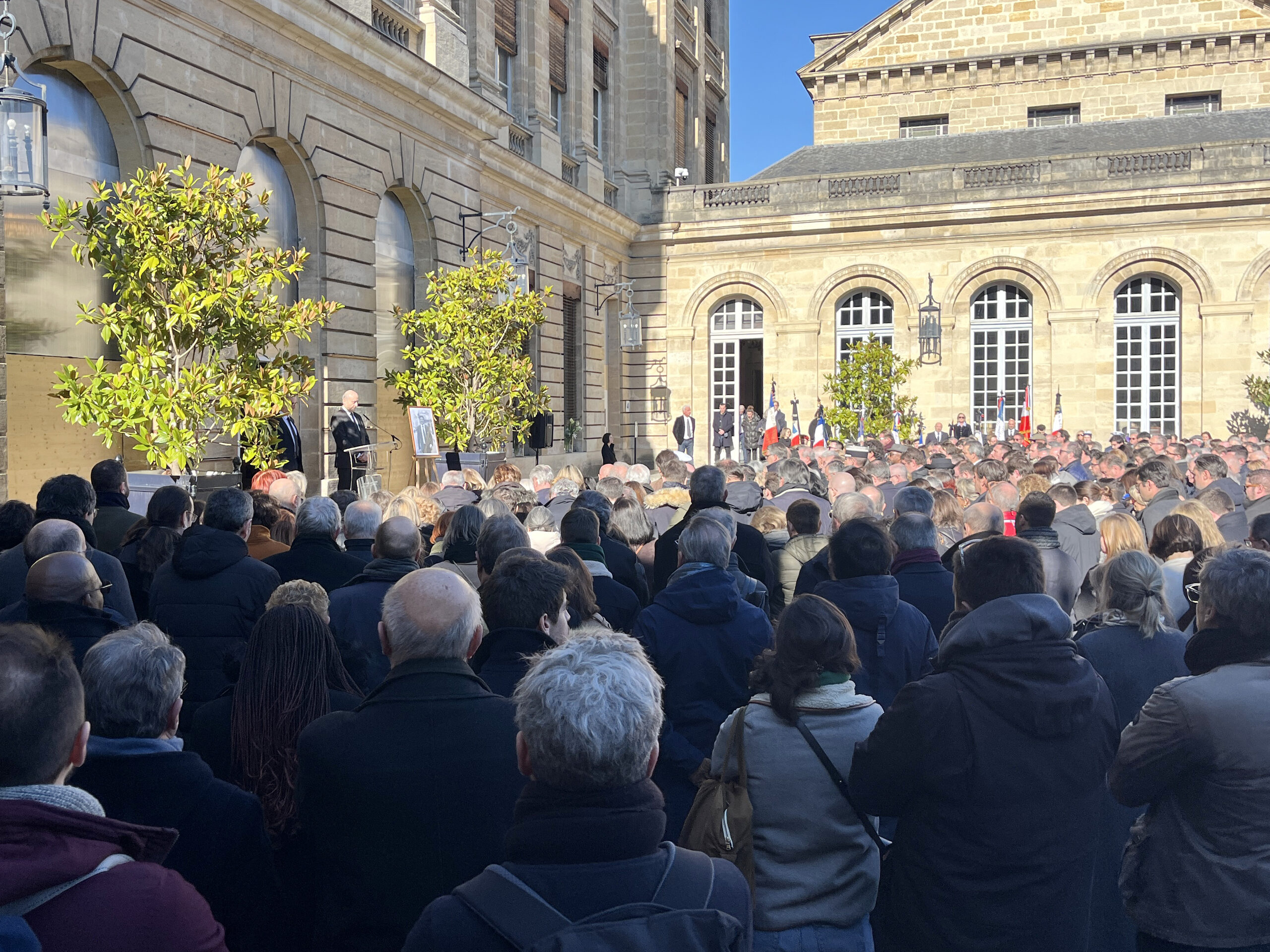 « Un mec bien » : le dernier hommage des Bordelais.es à Nicolas Florian