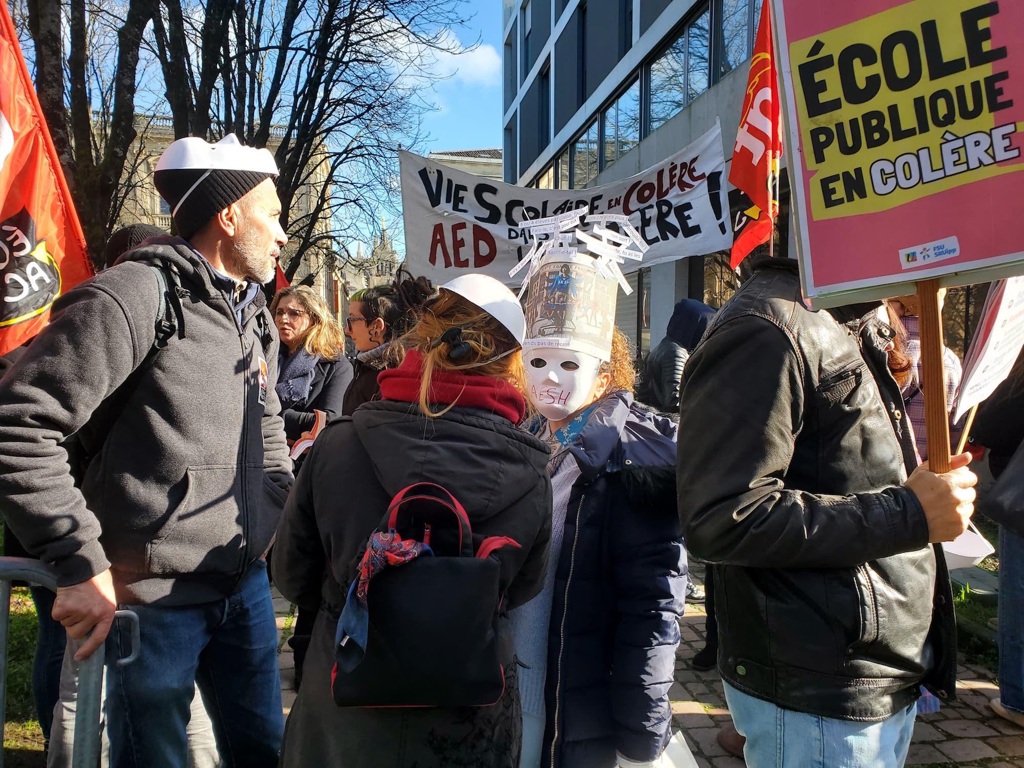 Payés 900 euros par mois, les AESH ne veulent plus être « des pions » de l’éducation nationale