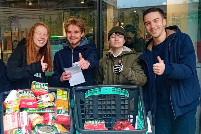 « Contre la précarité étudiante », une distribution alimentaire à l’université de Bordeaux