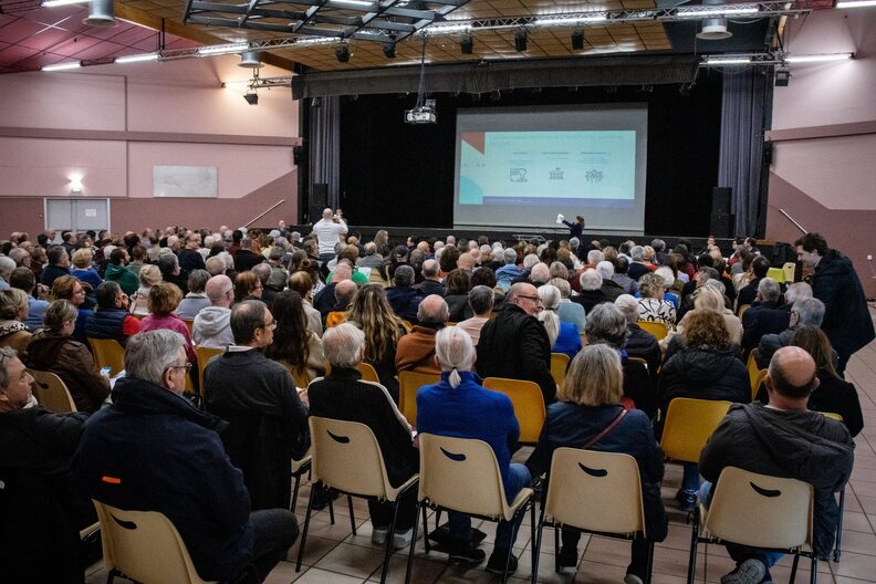 265 personnes ont assisté à la réunion publique de lancement de cette nouvelle phase de concertation