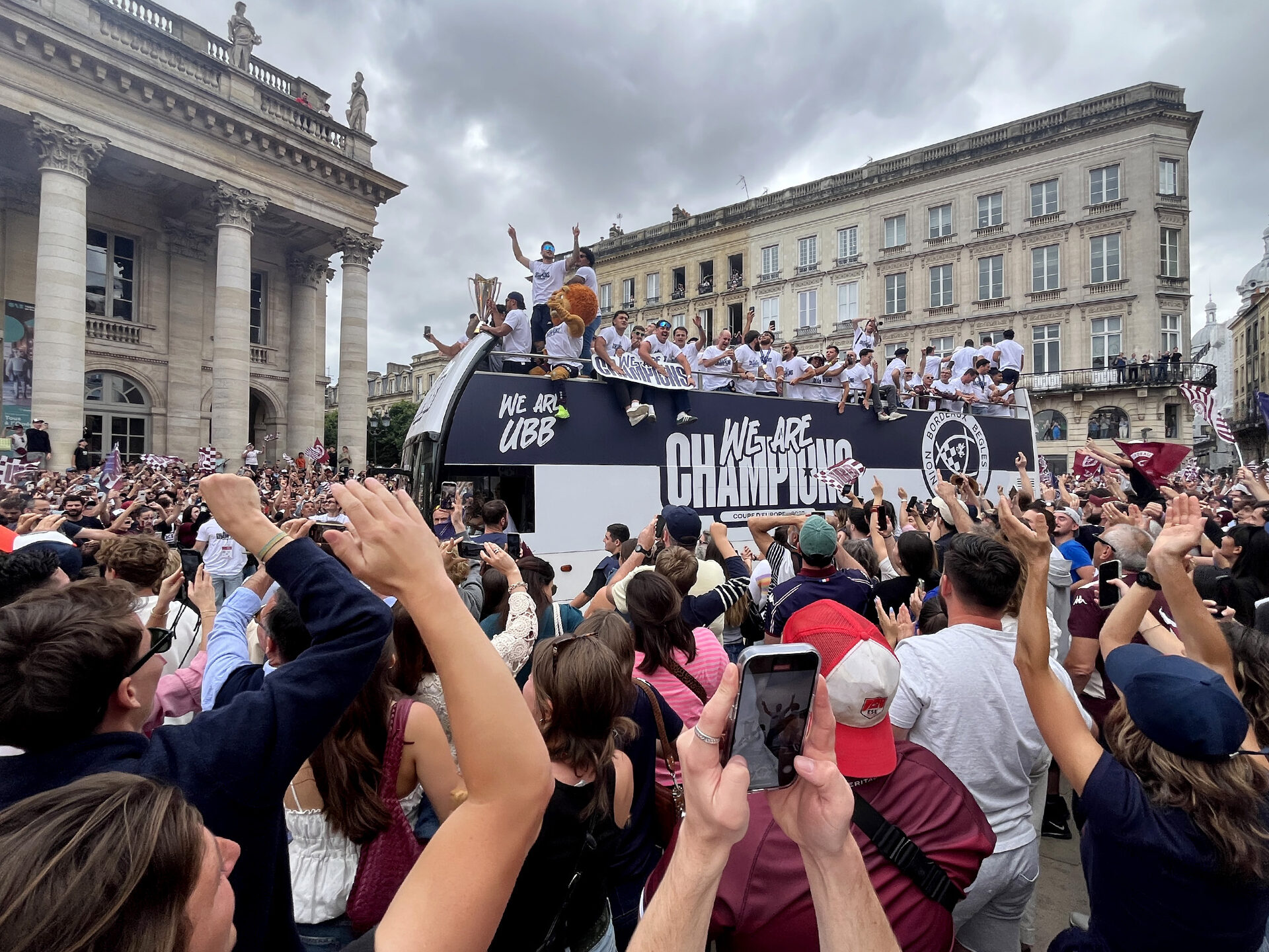 En images : l’UBB championne d’Europe ovationnée par 40000 supporters à Bordeaux