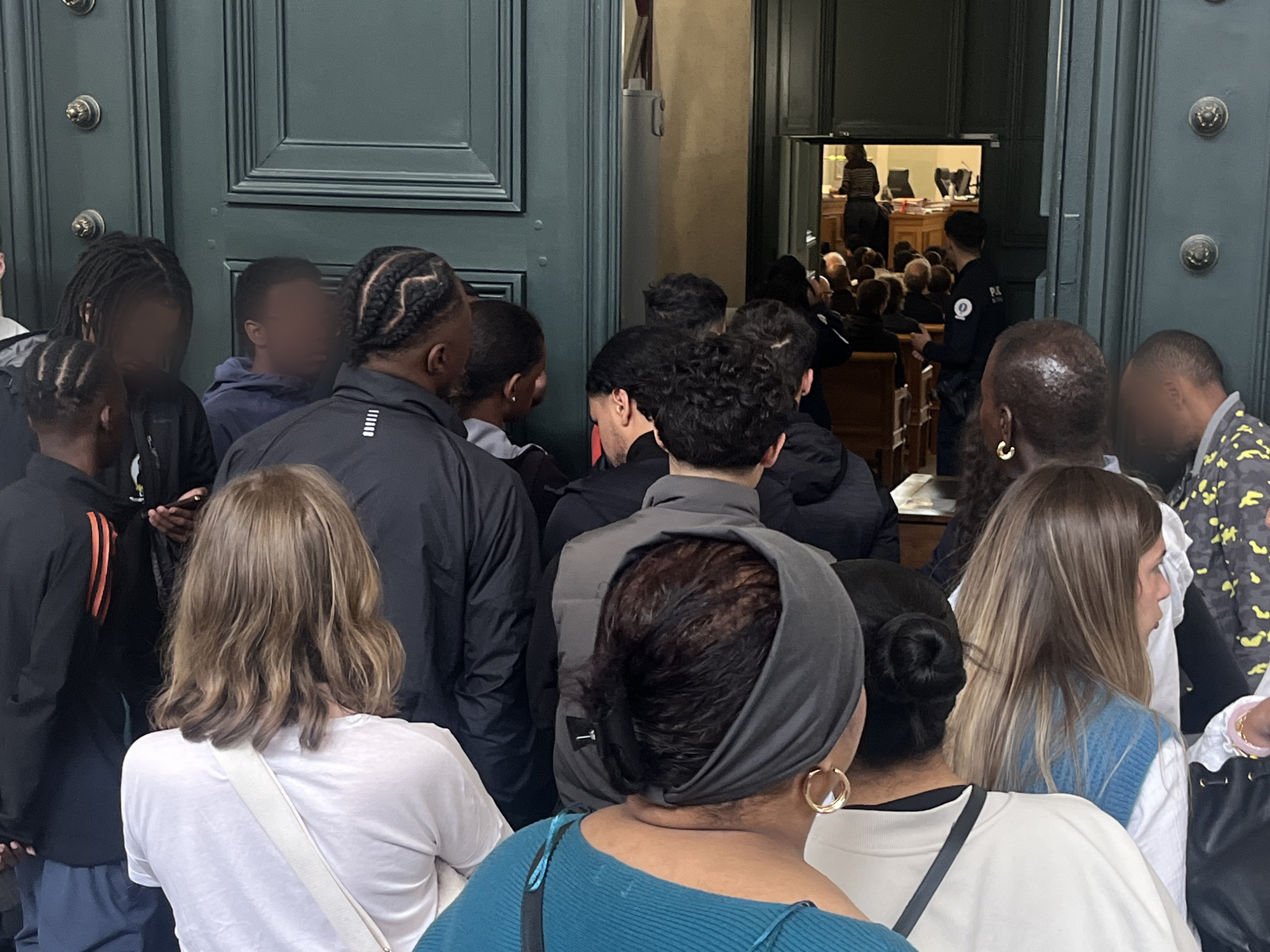 Une violente bagarre à l’ouverture du procès des accusés de la mort de Lionel aux Aubiers