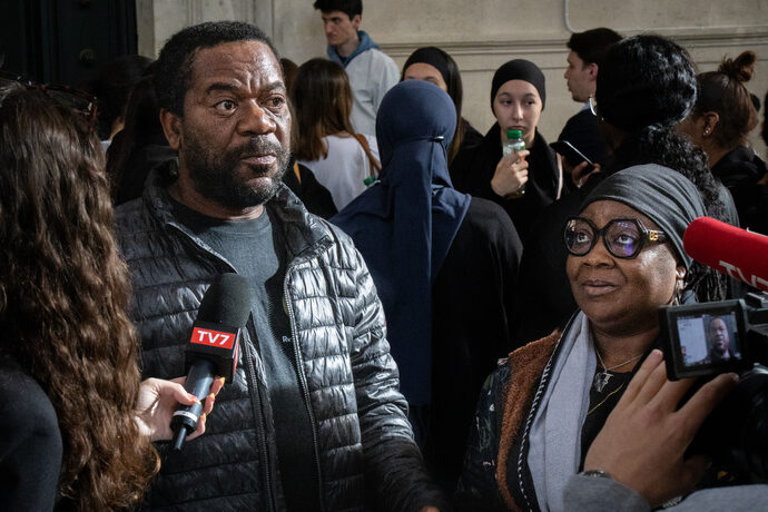 Après la bagarre au tribunal, le procès de la fusillade mortelle des Aubiers reprend avec une sécurité renforcée