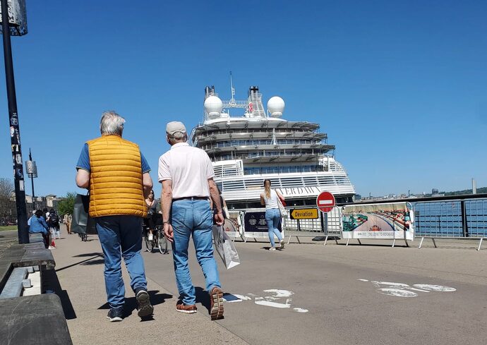 La CCI défend les paquebots de croisière qui dopent (un peu) le commerce du centre de Bordeaux