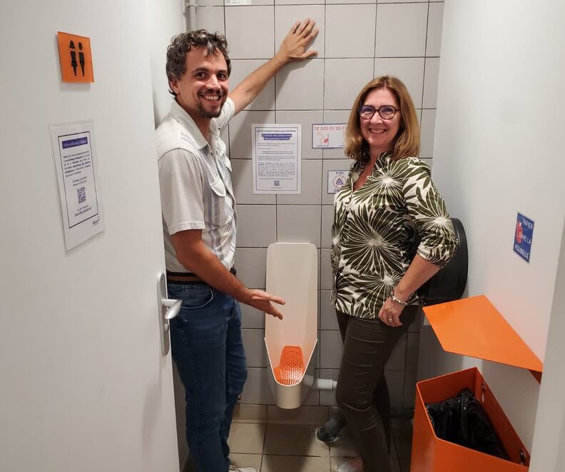 Les hérauts des toilettes sans eau en mission