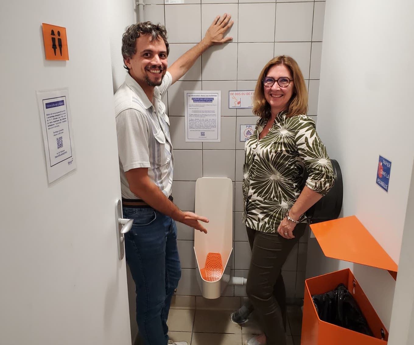 Les hérauts des toilettes sans eau en mission