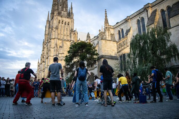 Chute de François Bayrou : un « pot de départ » à Bordeaux avant le « Bloquons tout » du 10 septembre
