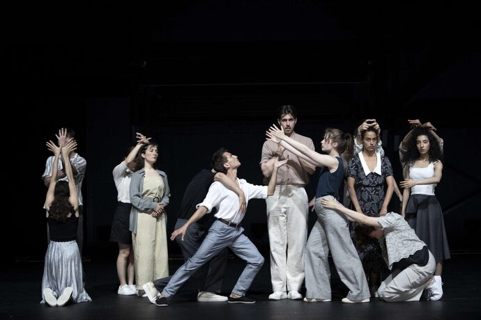 « Avignon, une école » au TNBA, un zapping vivant de l’histoire du mythique festival