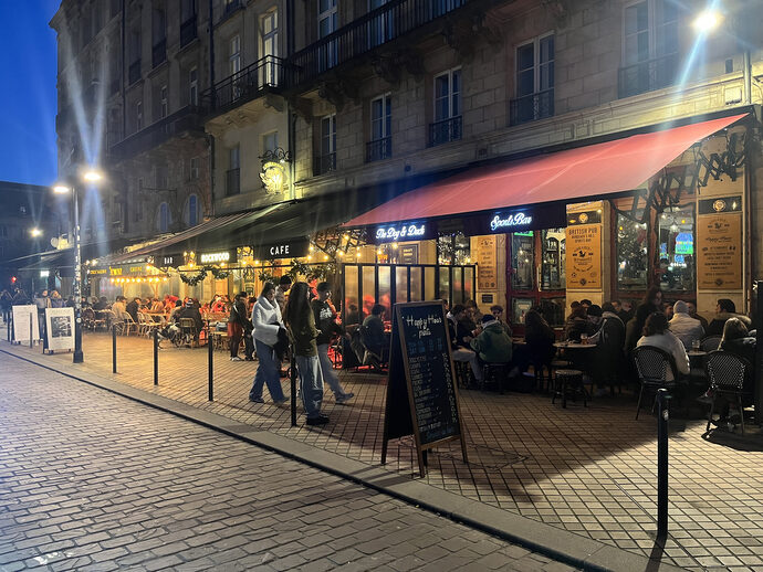 Après sa condamnation, Bordeaux promet une charte pour les nuisances des bars sur les quais