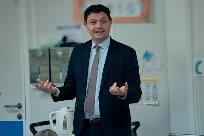 Municipales 2026 : À Pessac, le socialiste Sébastien Saint-Pasteur candidat adoubé par le PC et les écolos