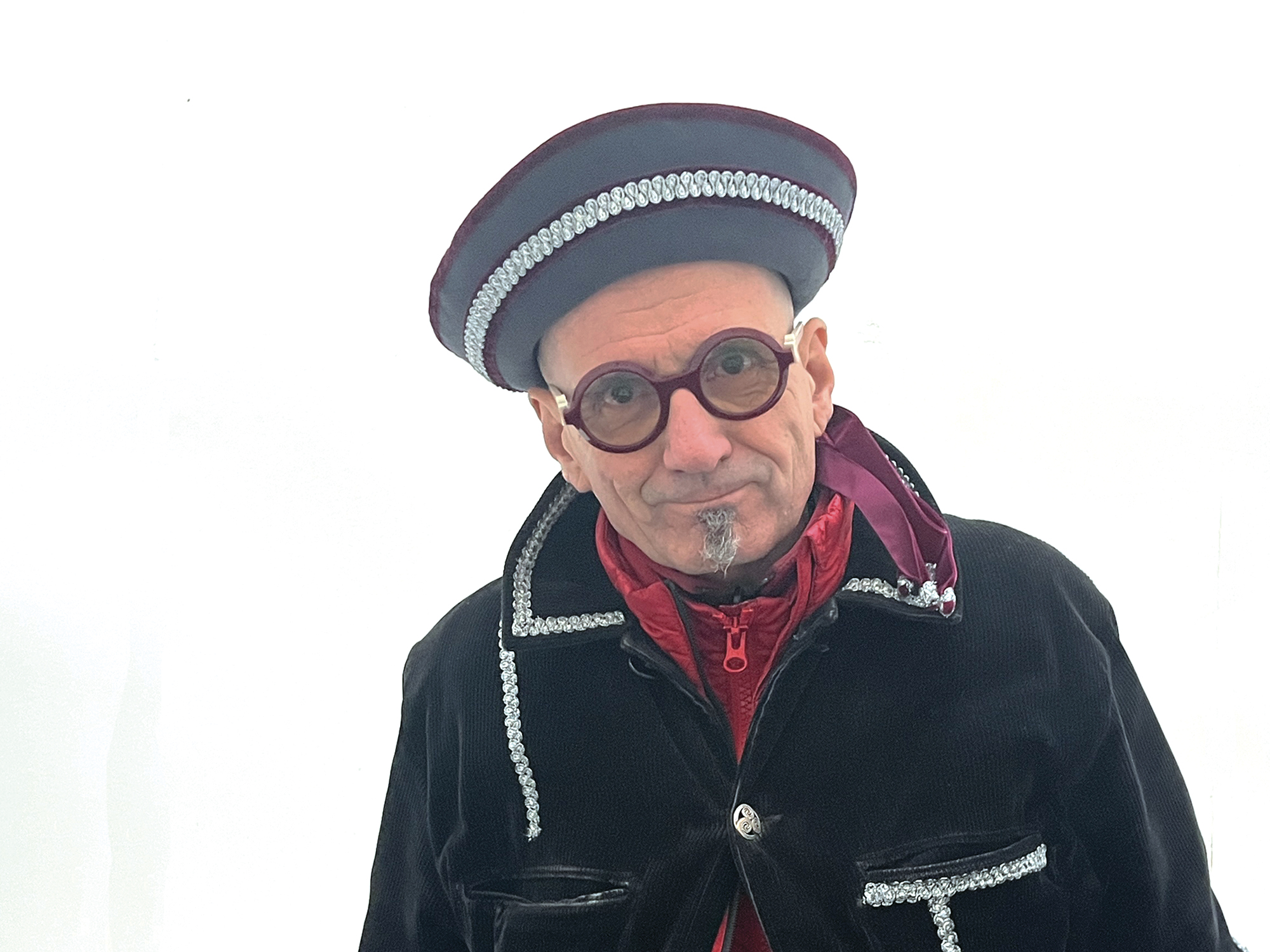 « Je suis le candidat du patrimoine » : le guide touristique Yves Simone se lance à Bordeaux