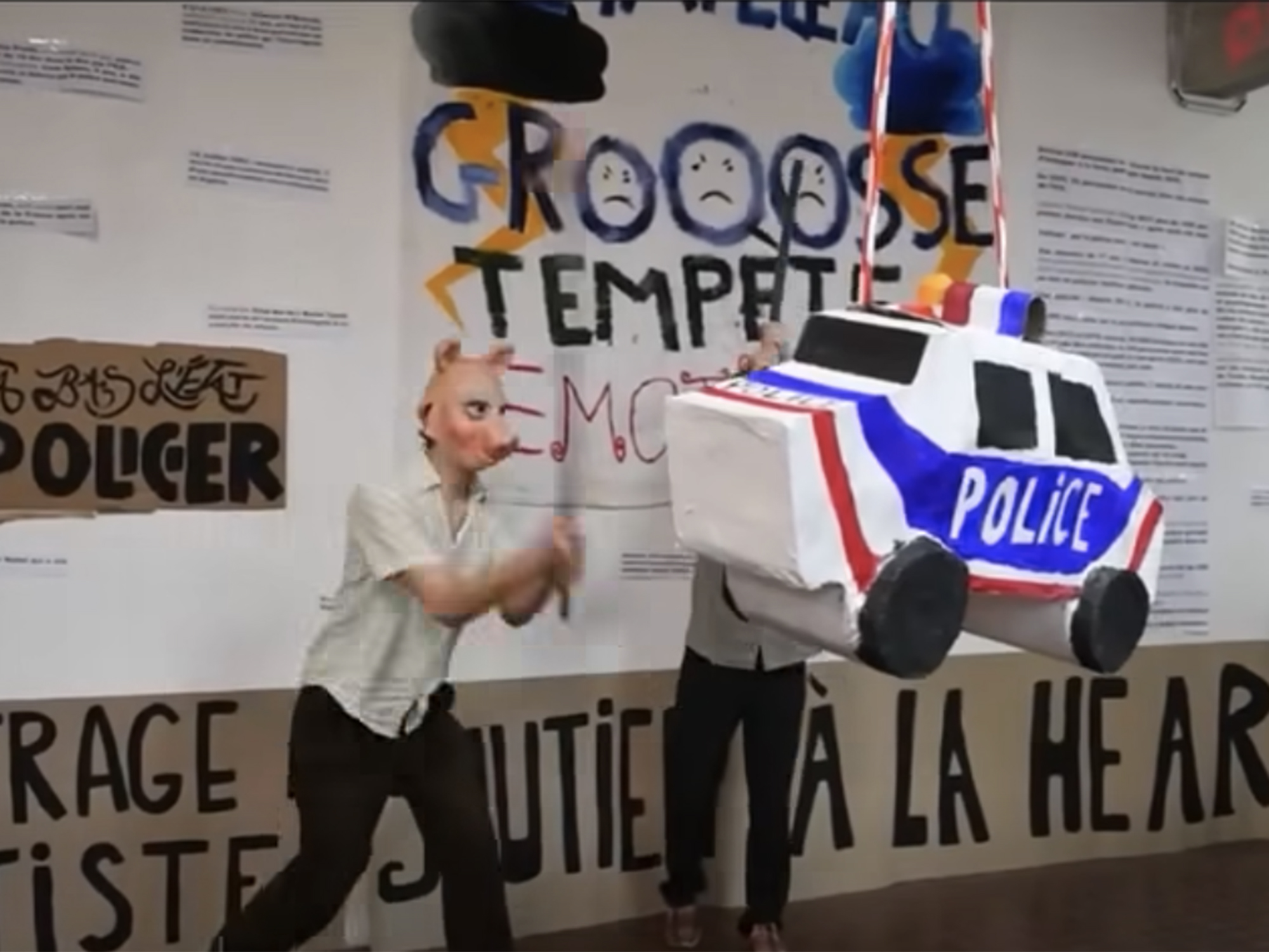 Piñata anti-police à l&rsquo;école des Beaux-Arts de Bordeaux : le préfet de Gironde saisit la justice