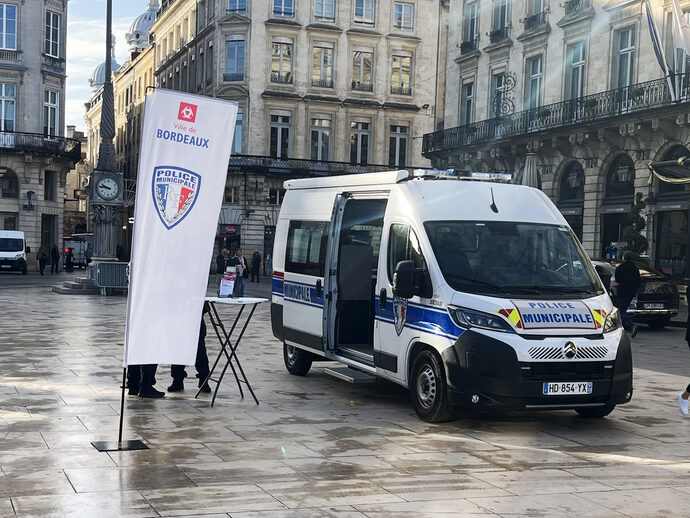 Sécurité à Bordeaux : désarmer la police municipale ou « plan Marshall » pour plus de shérifs ?