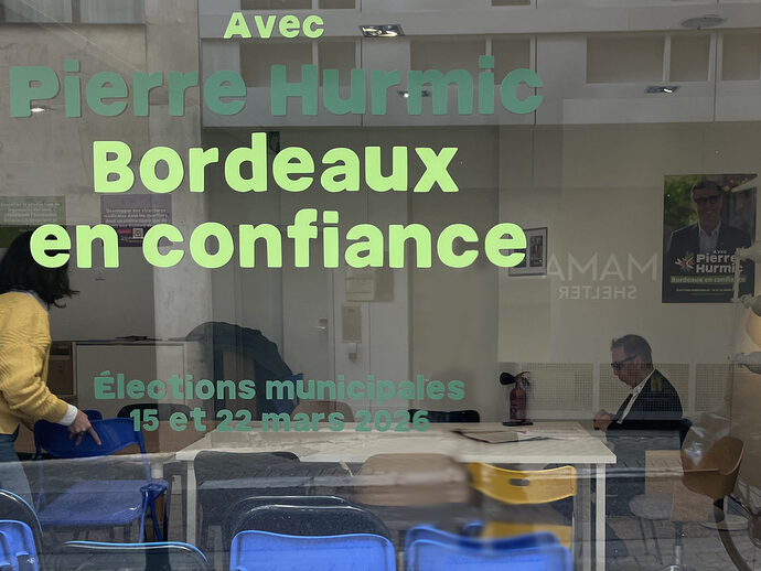 En tête mais à portée de tir, Pierre Hurmic toujours en confiance à Bordeaux ?